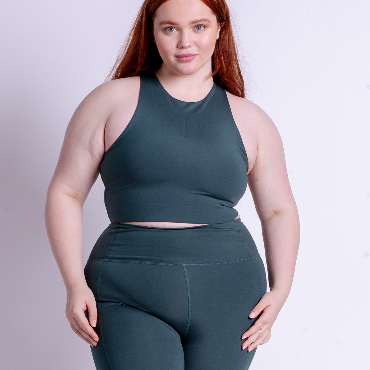 Girlfriend Collective Dylan Crop Top i Grøn - Fri Fragt!