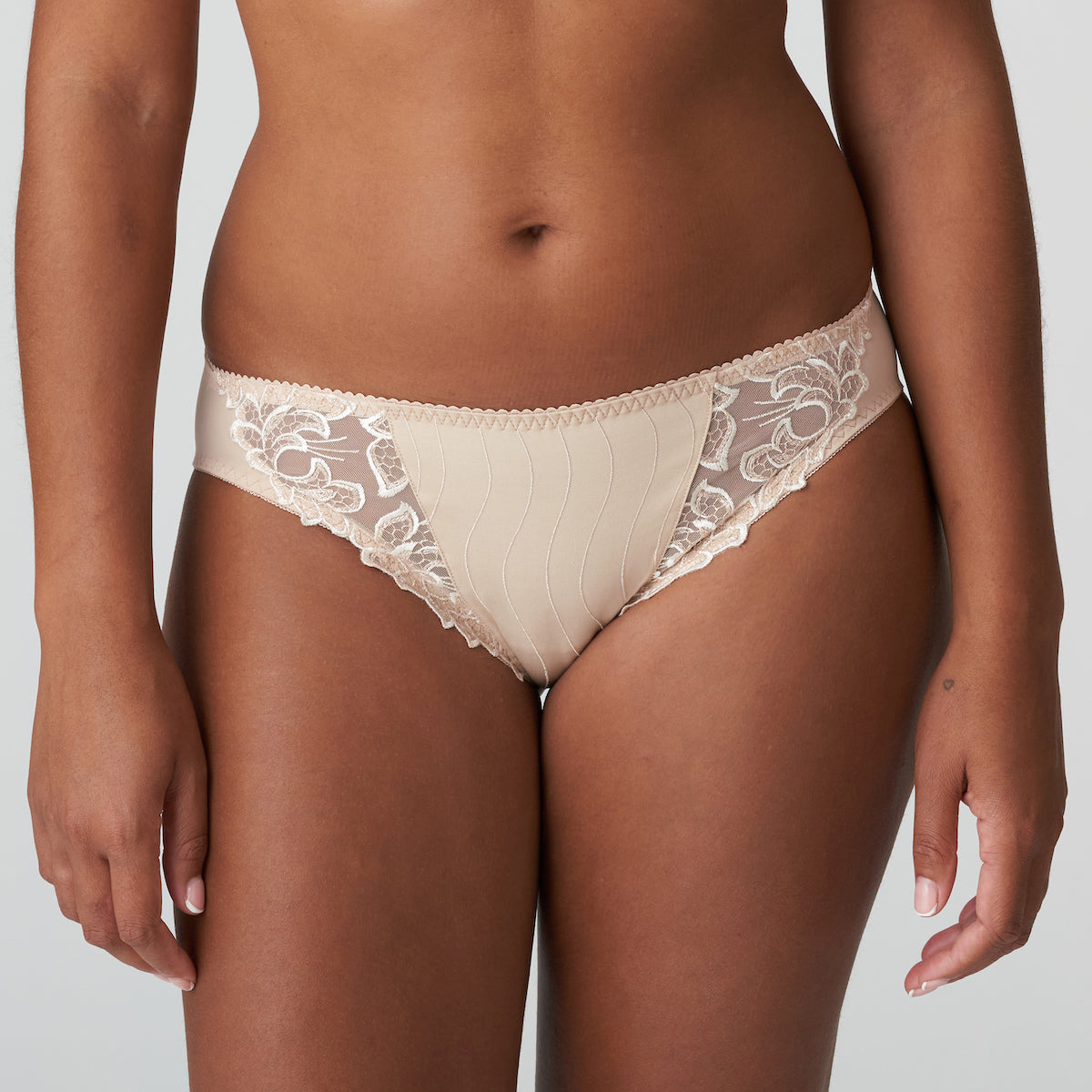 PrimaDonna Deauville Tai Trusse i Beige - Fri Fragt!